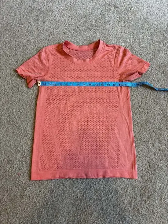 Lululemon Breeze By Short Sleeve Training Shirt in Light Coral - Picture 2 of 4